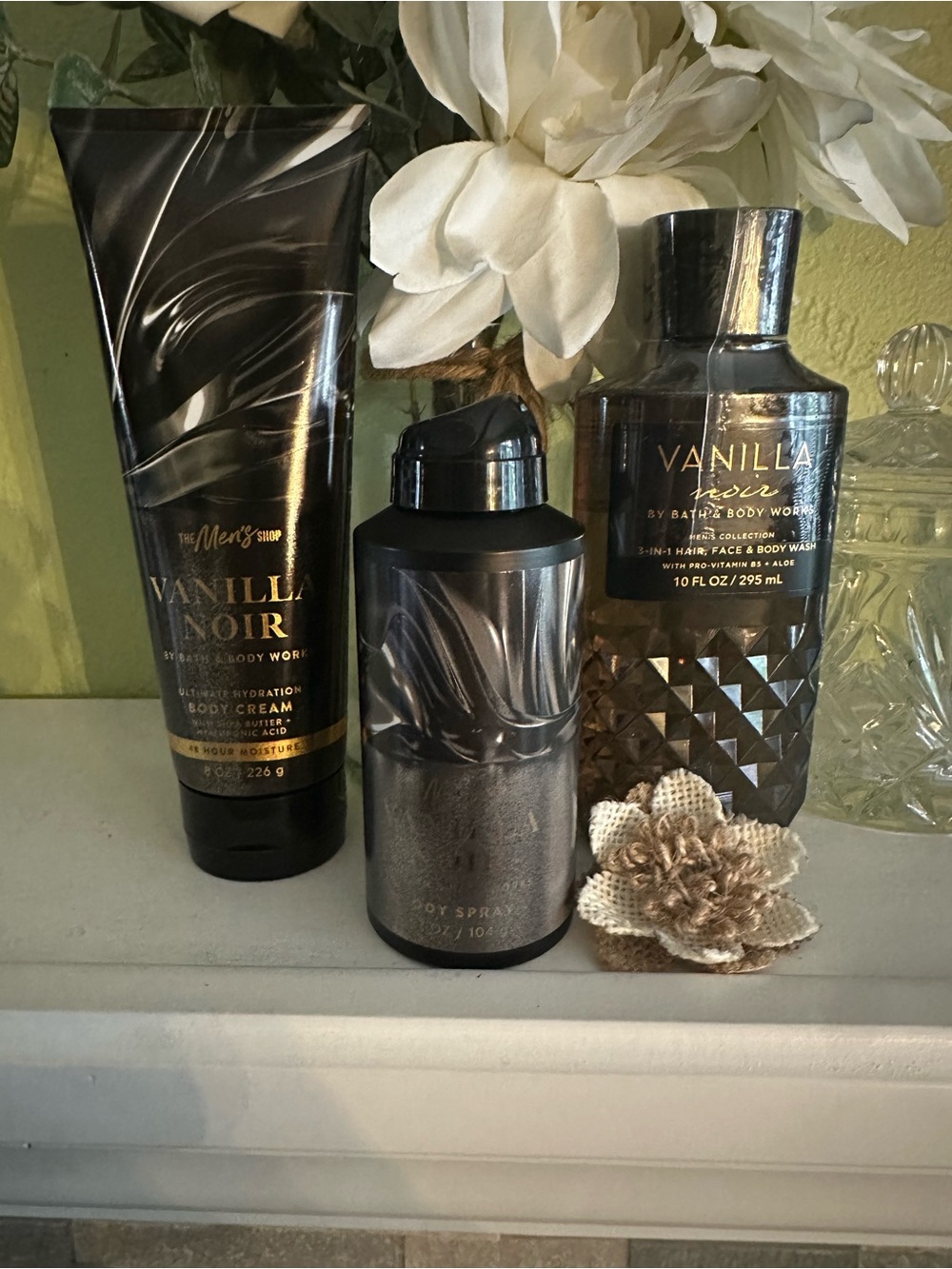 Bath & Body Works Vanilla Noir 3‑in‑1 Hair, Face & Body Wash - Black and Gold